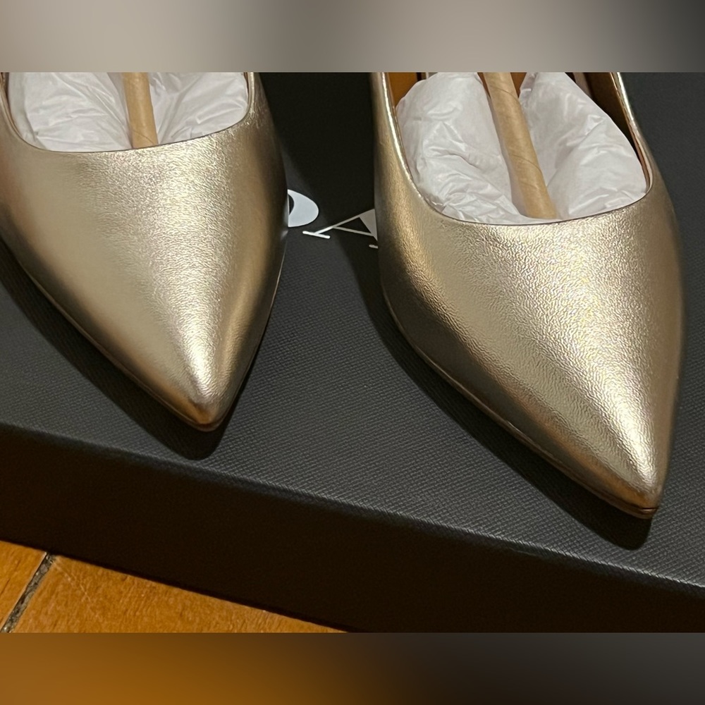 NWT Coach 85MM Champagne Leather Pumps Size 8 w box and dust bag - Picture 4 of 9